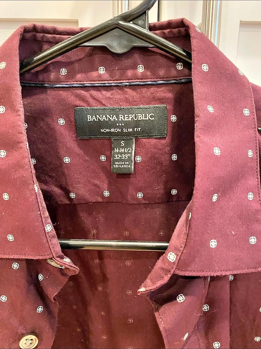 Banana Republic Non-Iron Slim Fit Polka Dot Shirt Burgundy Small Like New